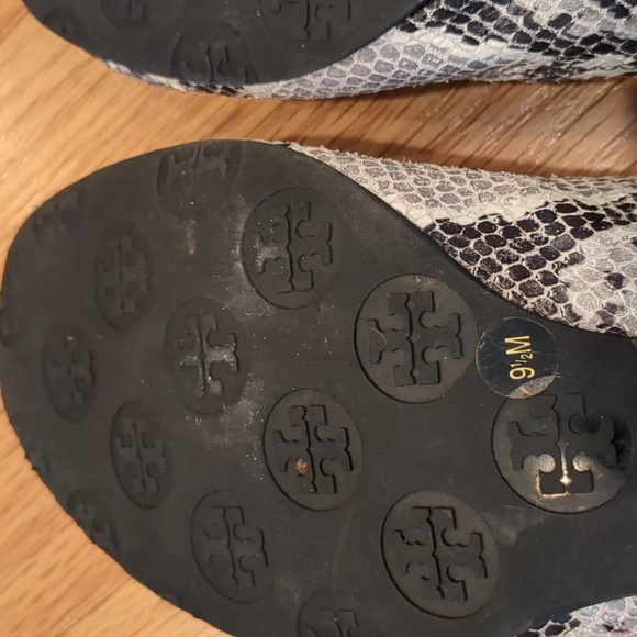 Tory Burch Amy snakeskin pump - Picture 11 of 11